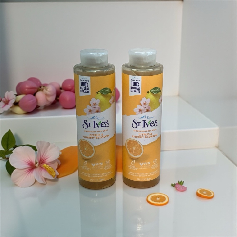 St. Ives Citrus & Cherry Blossom Energizing Body Wash 22 fl oz Lot of 2